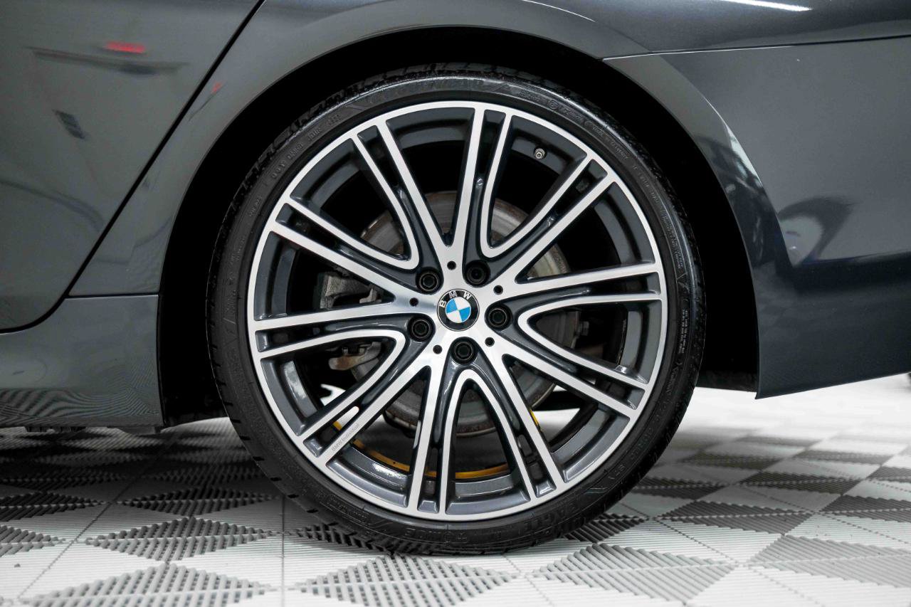 Used 2019 BMW 540i w/ M Sport Package RWD image 36