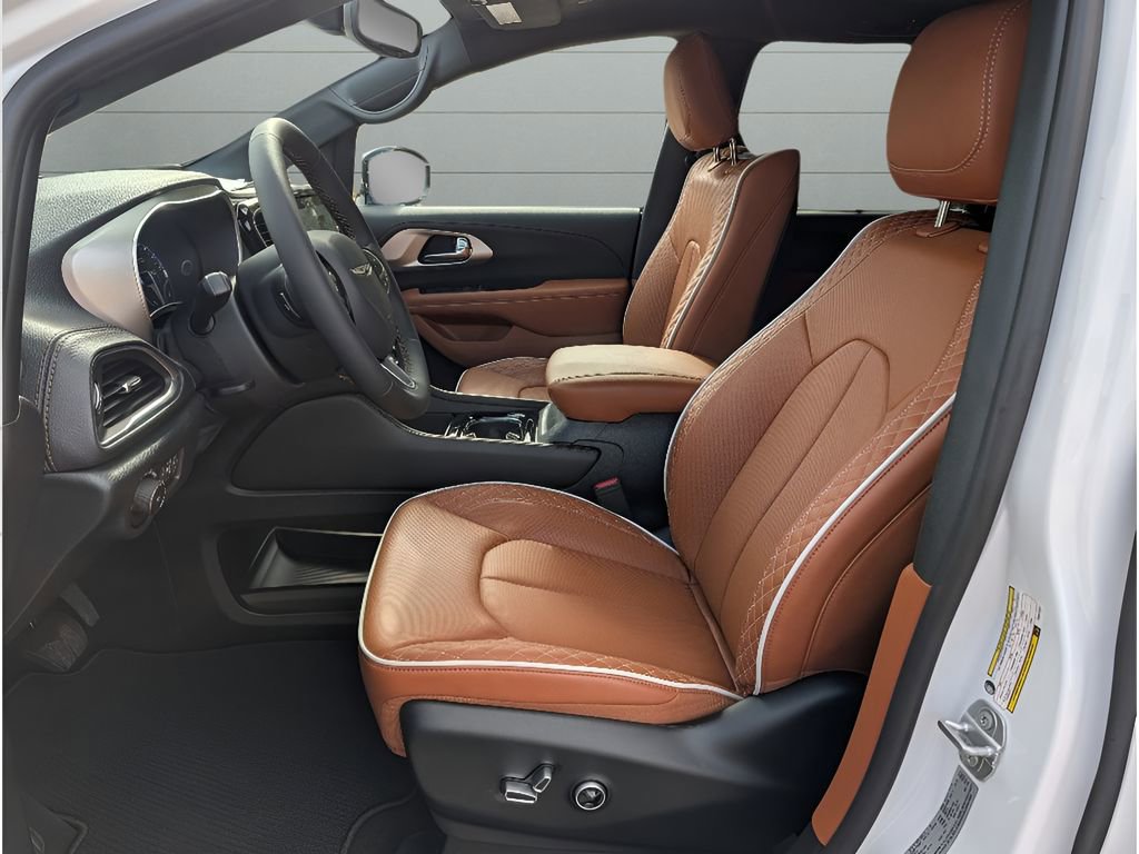 New 2026 Chrysler Pacifica Pinnacle image 18