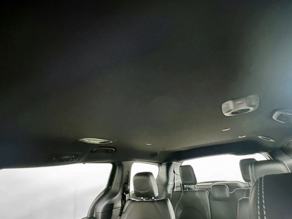 New 2026 Chrysler Pacifica Select image 14