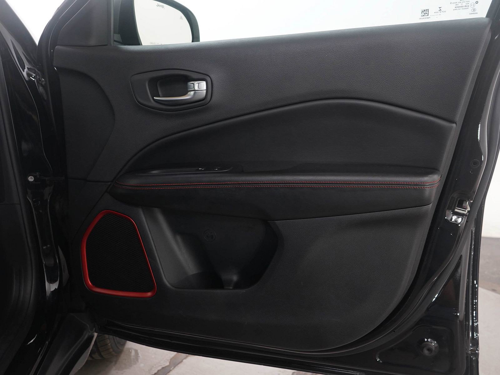 Used 2018 Jeep Compass Trailhawk w/ Safe & Security Group image 11