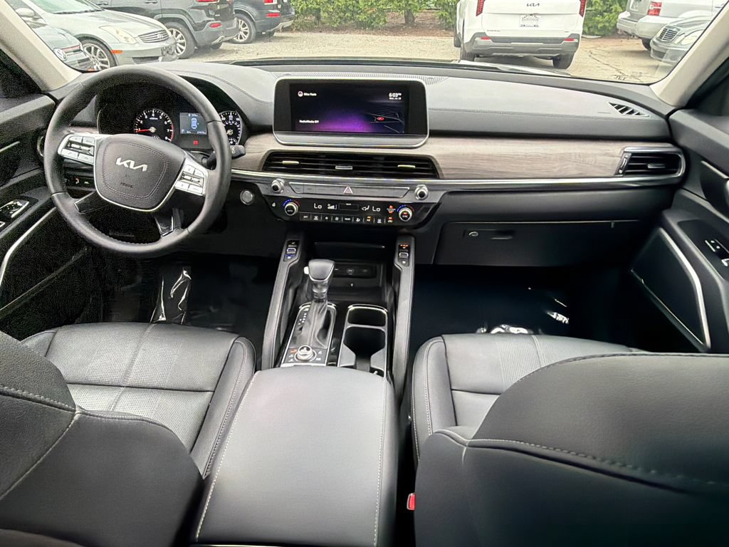 Certified 2022 Kia Telluride EX w/ EX Premium Package AWD/4WD image 19