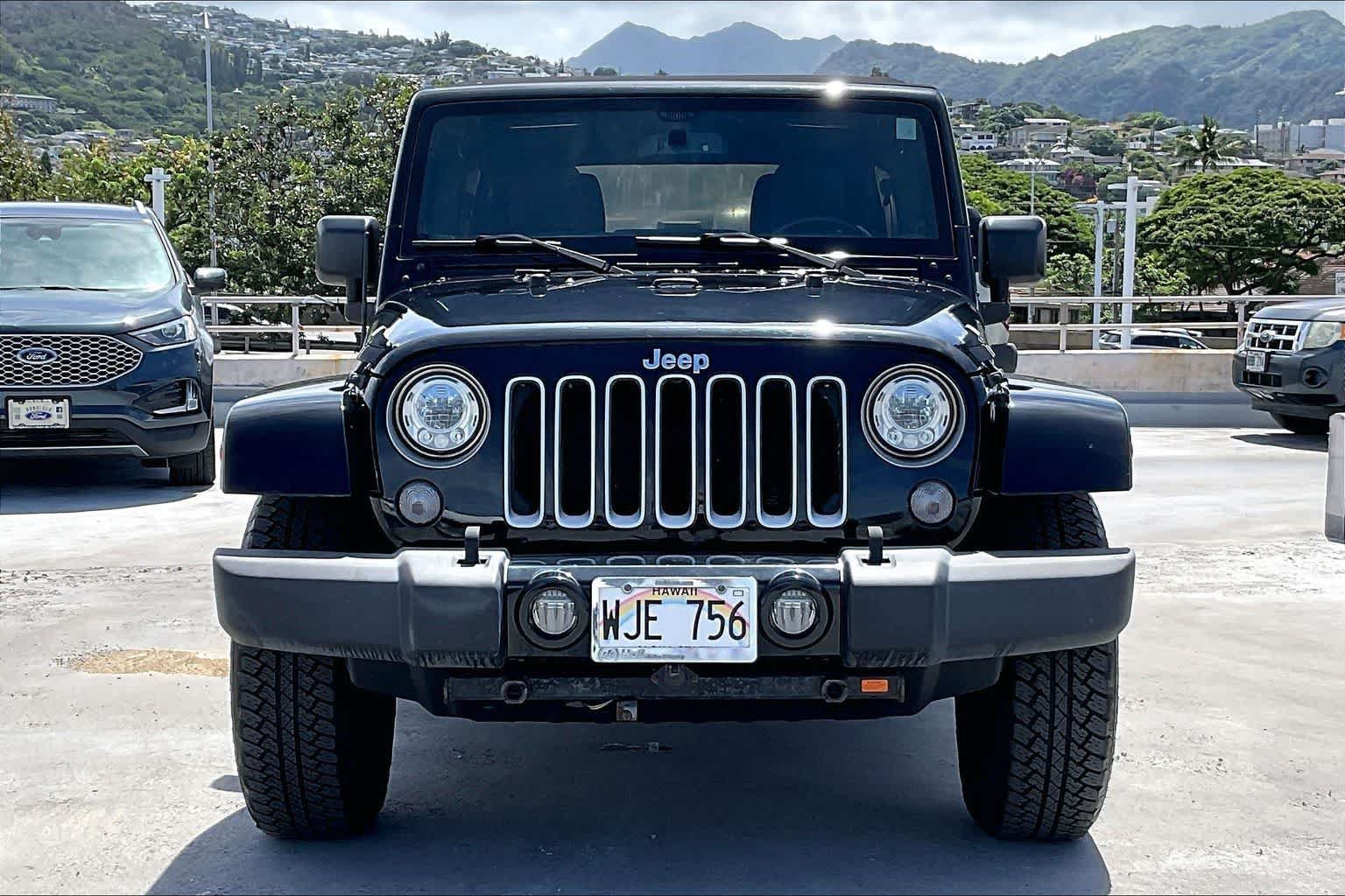 Used 2017 Jeep Wrangler Unlimited Sahara w/ Connectivity Group AWD/4WD image 6