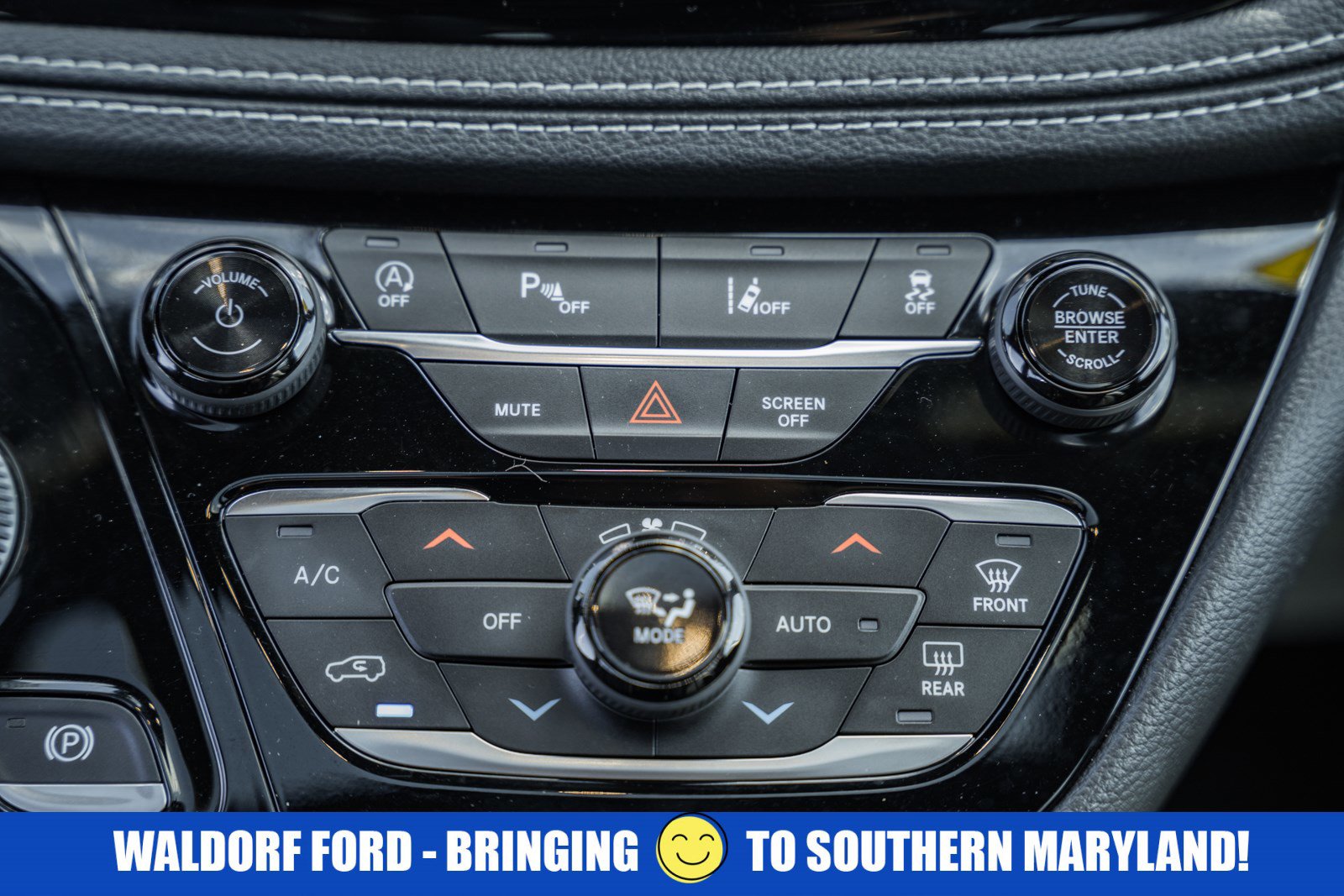 Used 2022 Chrysler Pacifica Touring-L w/ S Appearance Package AWD/4WD image 46