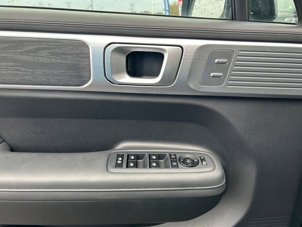 Certified 2025 Hyundai Santa Fe Limited image 14