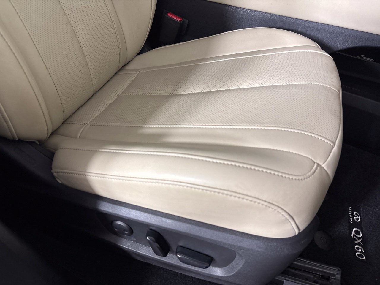Used 2023 INFINITI QX60 Luxe w/ Cargo Package AWD/4WD image 33