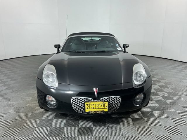 Used 2006 Pontiac Solstice Convertible w/ Premium Package RWD image 3