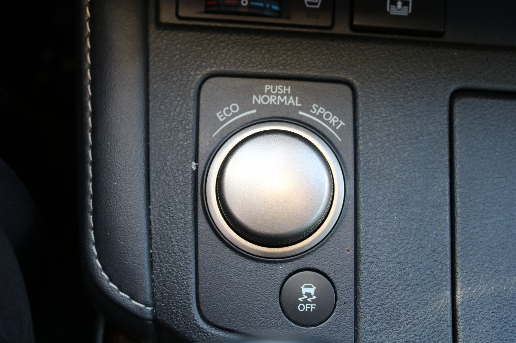 Used 2016 Lexus ES 350 w/ Luxury Package w/Wood Trim image 28