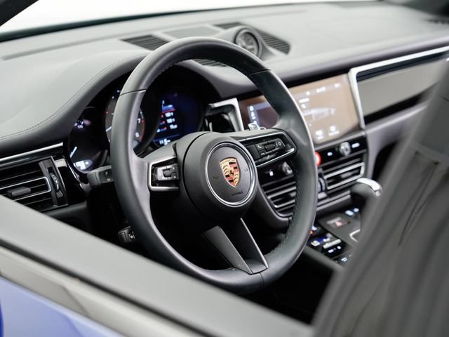 Certified 2023 Porsche Macan S AWD/4WD image 8