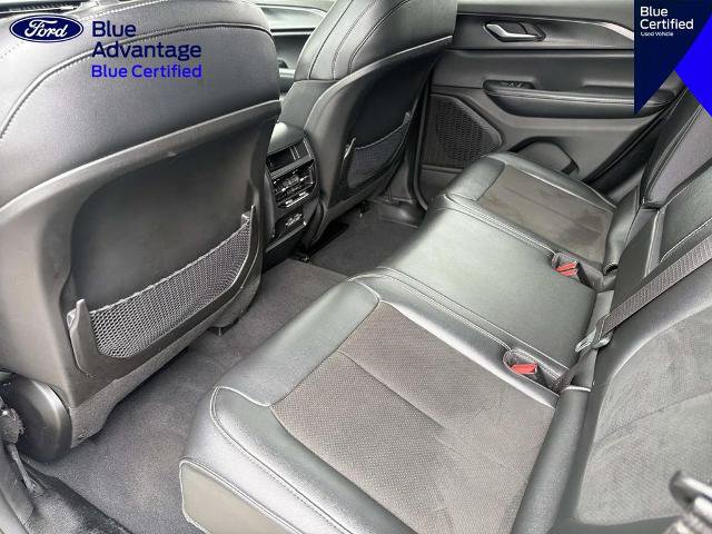 Used 2023 Jeep Grand Cherokee Altitude AWD/4WD image 12