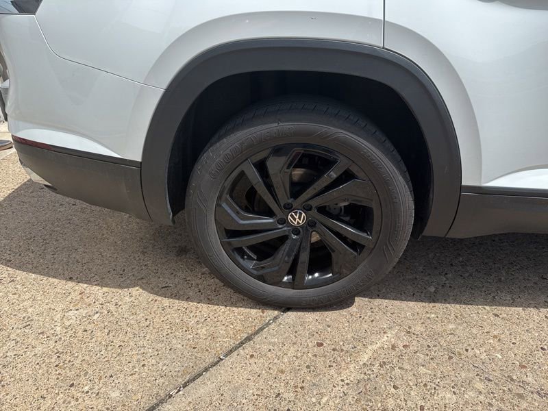 Used 2023 Volkswagen Atlas SE AWD/4WD image 7