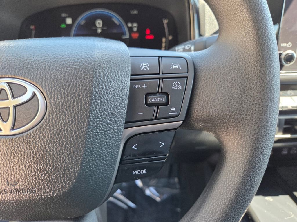 Used 2025 Toyota Camry LE FWD image 27