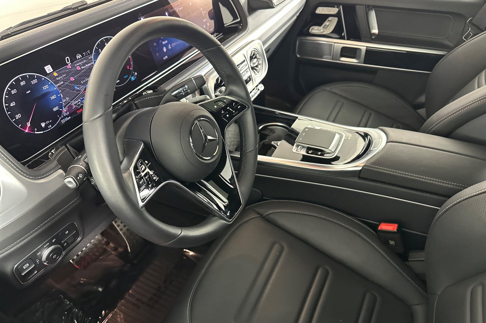 Used 2025 Mercedes-Benz G 550 image 9