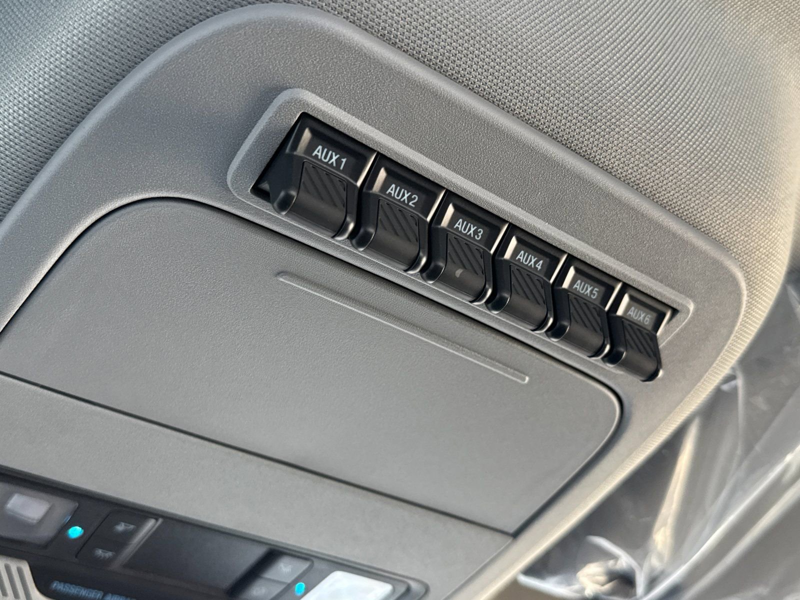 New 2025 Ford F550 4x4 Regular Cab Super Duty image 28