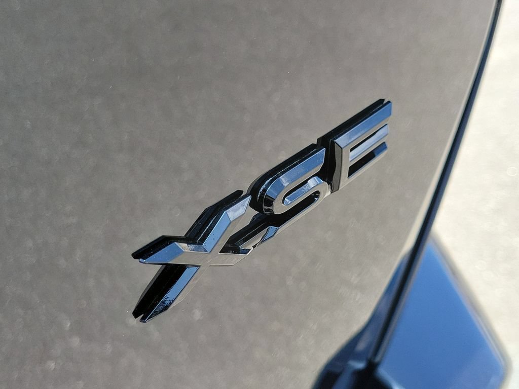New 2026 Toyota RAV4 XSE AWD/4WD image 9