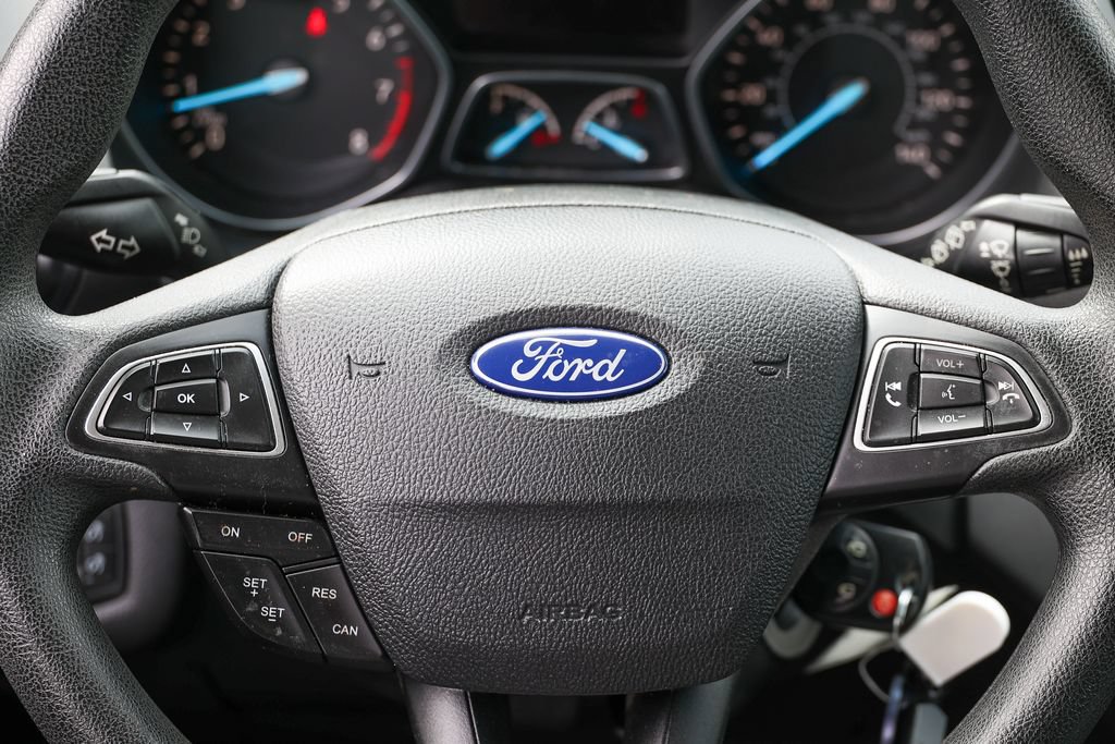 Used 2017 Ford Escape SE w/ SE Sport Appearance Package FWD image 6