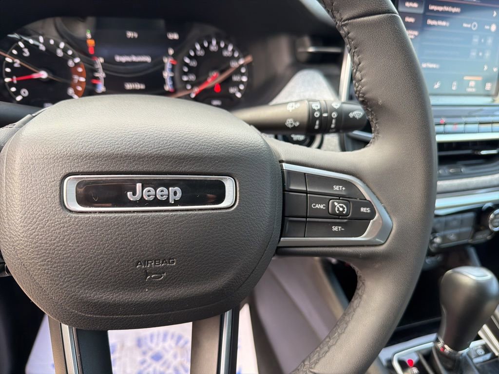 Used 2025 Jeep Compass Latitude image 22