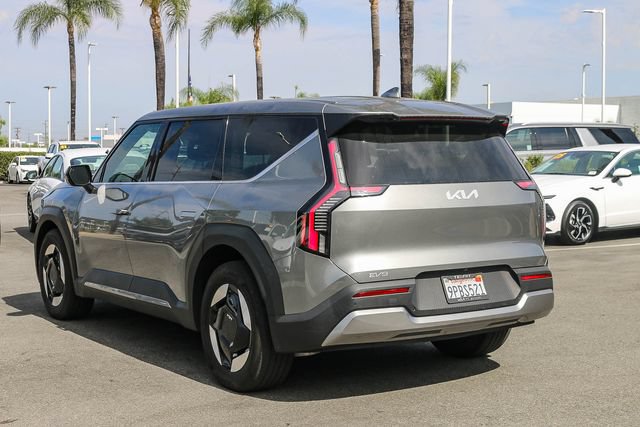 Used 2024 Kia EV9 Light Long Range RWD image 8
