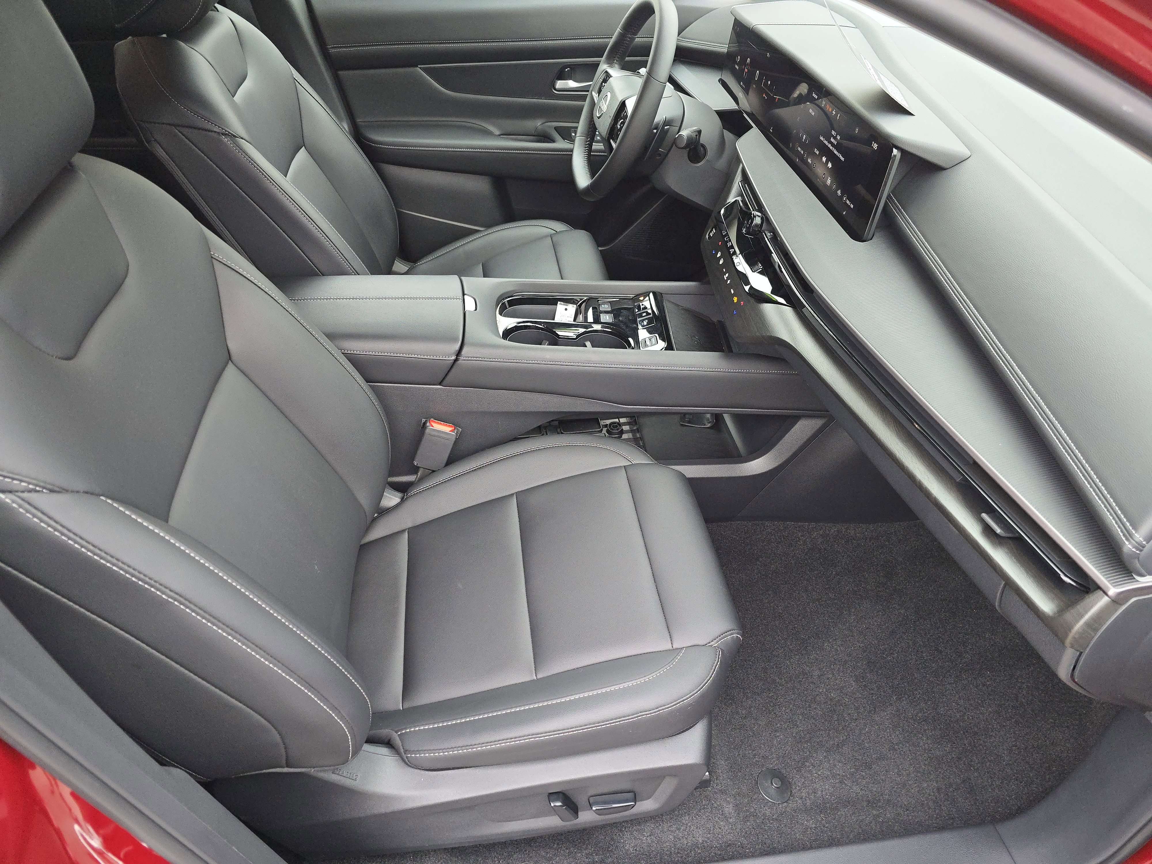 Used 2025 Nissan Murano SV image 28