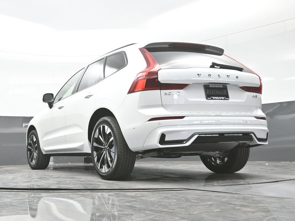 New 2026 Volvo XC60 B5 Plus w/ Climate Package AWD/4WD image 17