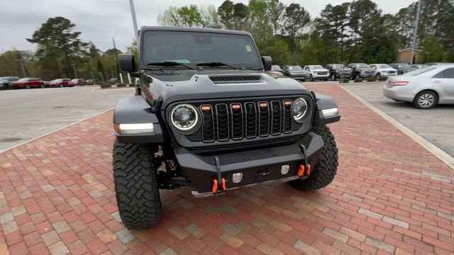 Used 2024 Jeep Gladiator Mojave w/ Technology Group AWD/4WD image 4