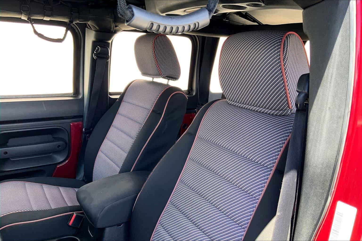 Used 2012 Jeep Wrangler Unlimited Sport w/ Connectivity Group AWD/4WD image 11