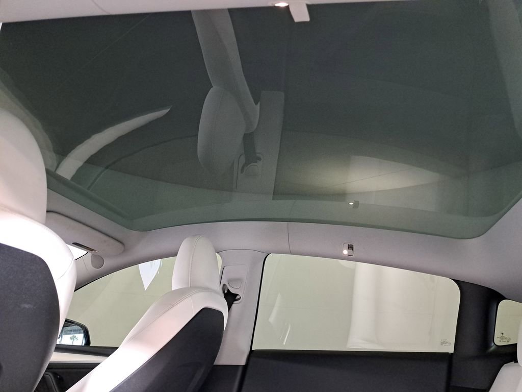 Used 2024 Tesla Model Y Performance image 22