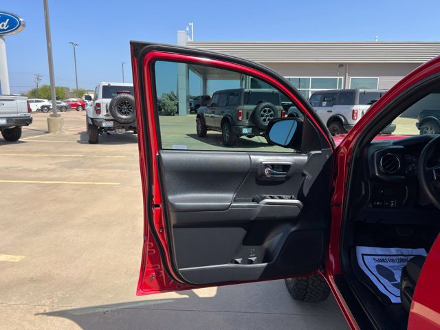 Used 2023 Toyota Tacoma TRD Off-Road AWD/4WD image 10