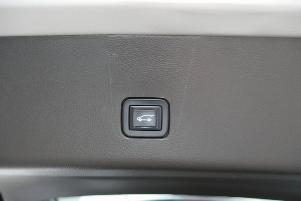 Used 2021 Chevrolet Traverse RS image 32