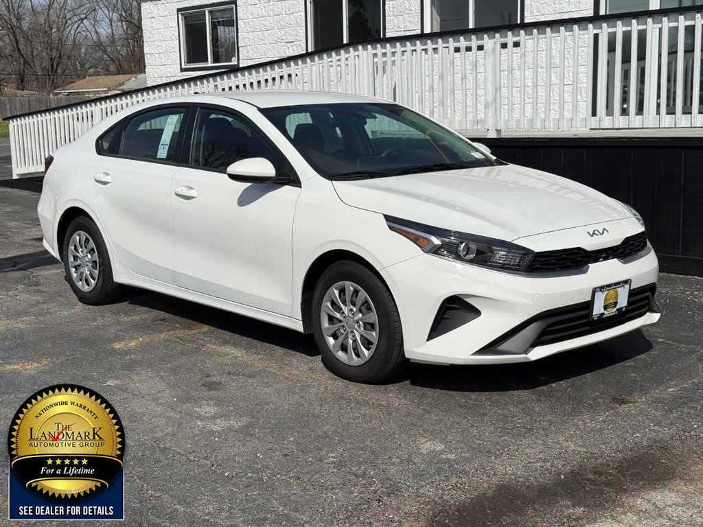 Used 2024 Kia Forte LX image 3