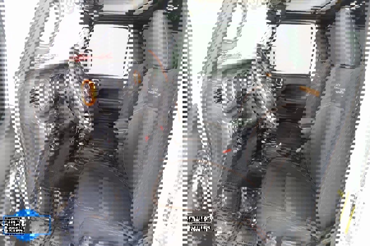 Used 2023 Jeep Gladiator Mojave w/ Cold Weather Group image 12