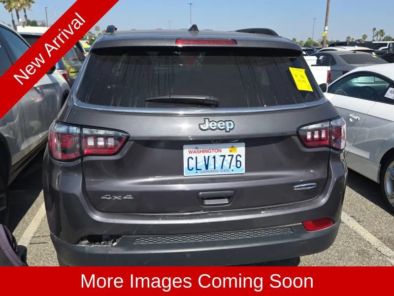 Used 2024 Jeep Compass Latitude AWD/4WD image 3