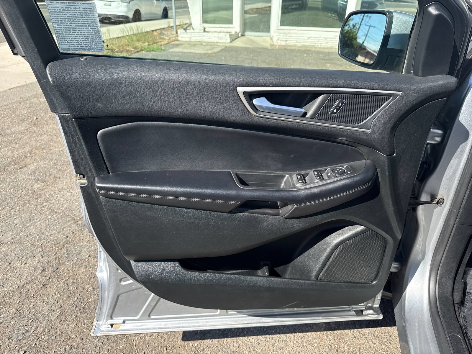 Used 2023 Ford Edge SEL AWD/4WD image 10