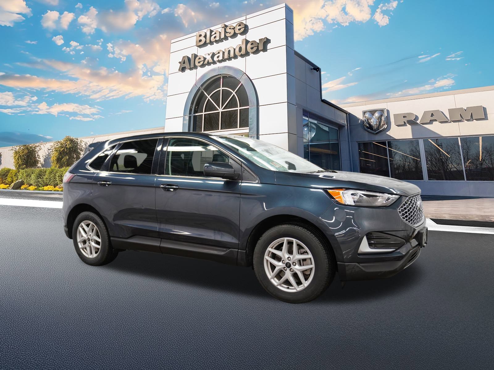 Used 2023 Ford Edge SEL image 1