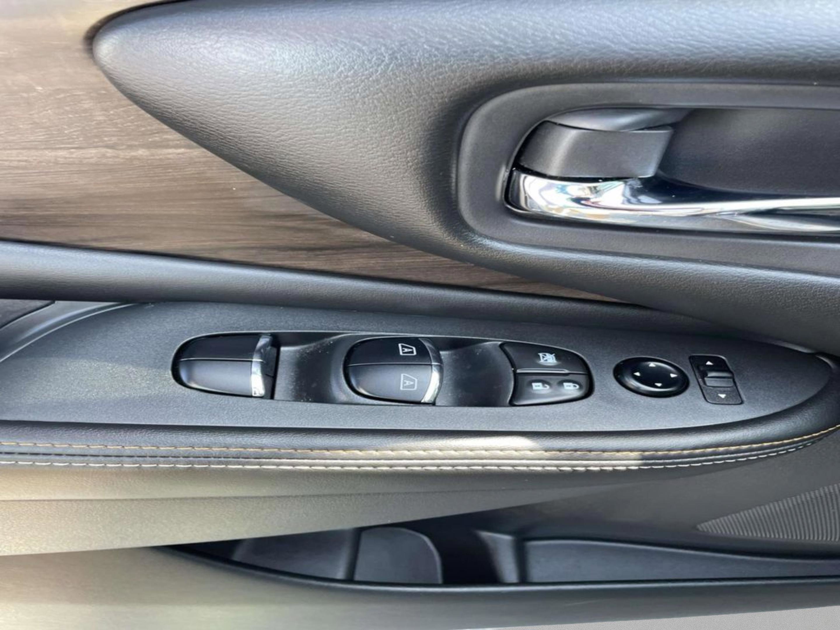 Used 2024 Nissan Murano Platinum w/ Cargo Package FWD image 22