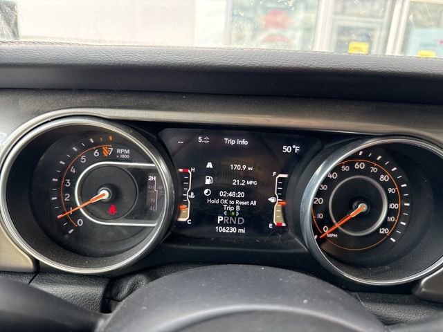 Used 2018 Jeep Wrangler Unlimited Sahara w/ Safety Group AWD/4WD image 12