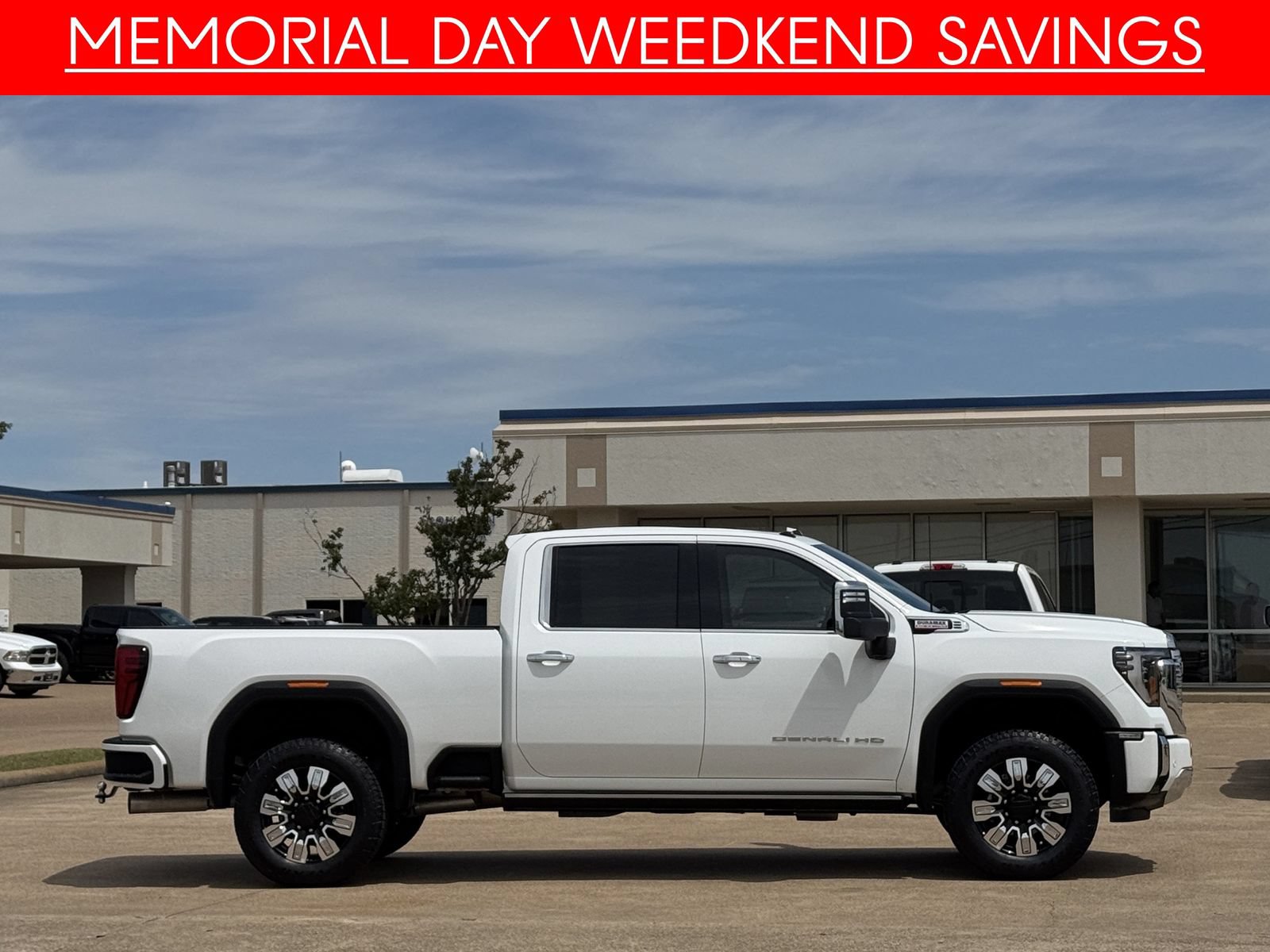 Used 2025 GMC Sierra 2500 Denali w/ Denali Reserve Package AWD/4WD image 3