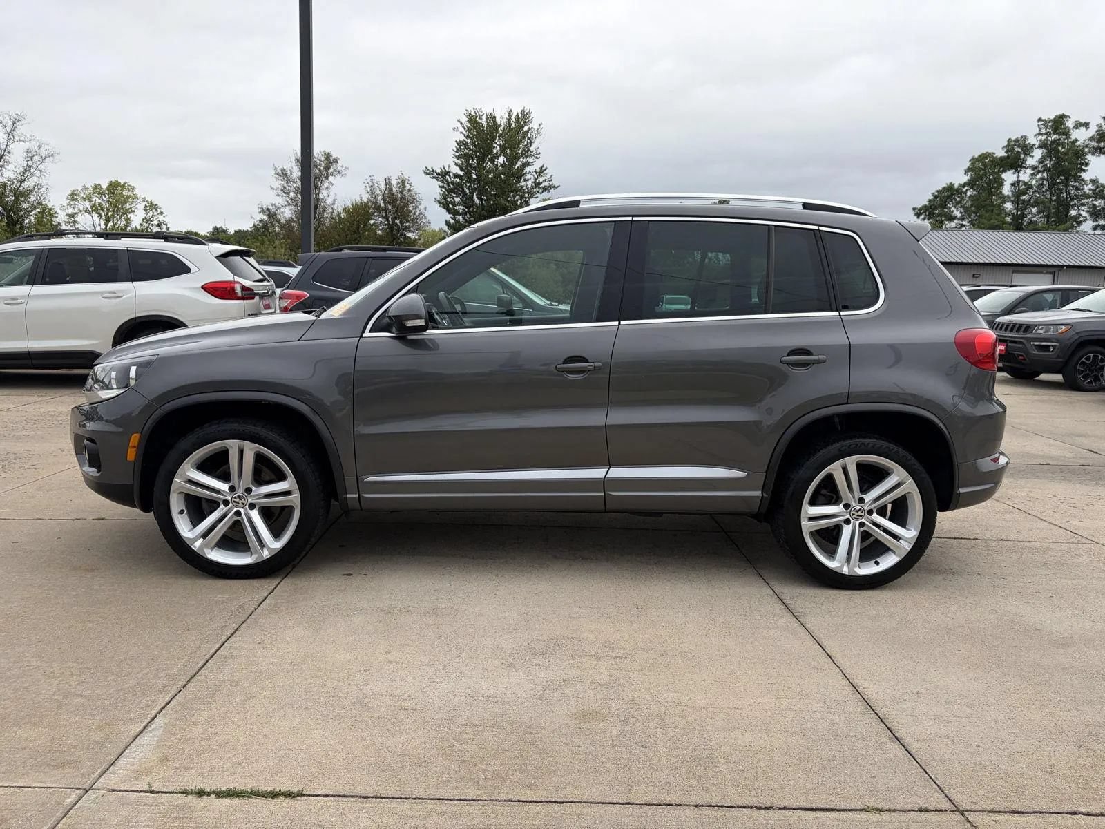 Used 2016 Volkswagen Tiguan R-Line FWD image 5