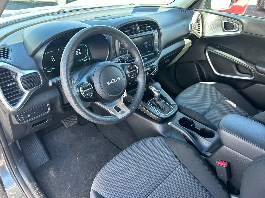 Used 2024 Kia Soul LX w/ Option Group 015 FWD image 48