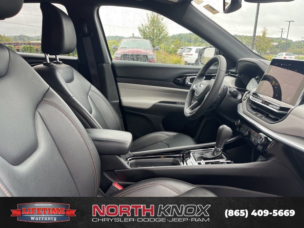 Used 2024 Jeep Compass Limited image 25