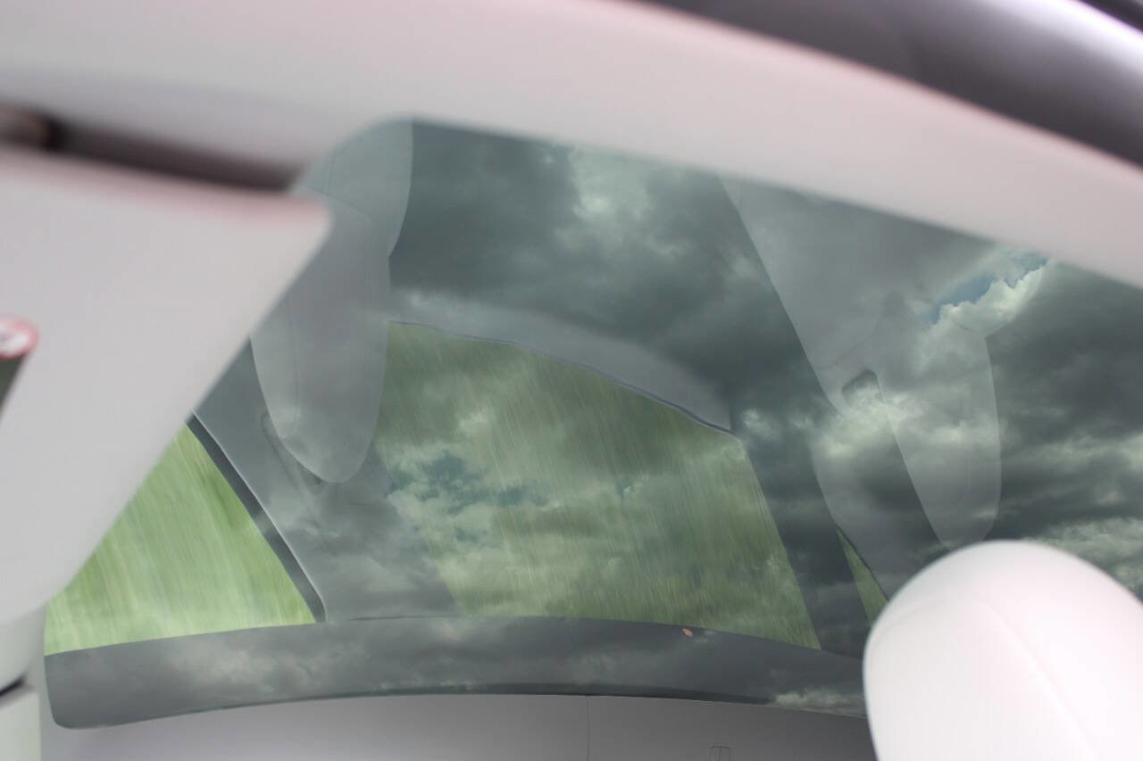 Used 2024 Tesla Model Y Long Range image 11