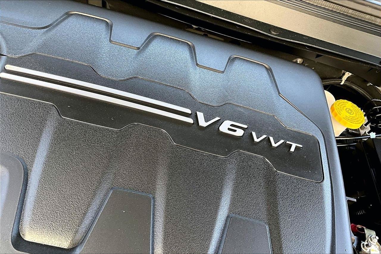 Used 2018 Jeep Cherokee Trailhawk w/ Quick Order Package 27L AWD/4WD image 32