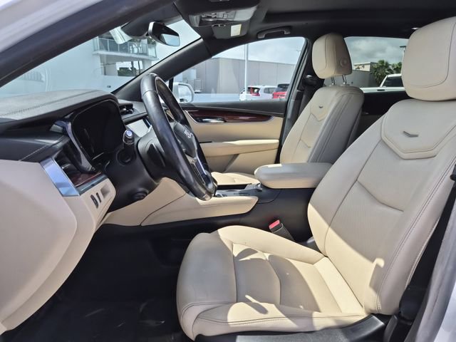 Used 2018 Cadillac XT5 Luxury w/ Driver Awareness Package image 17