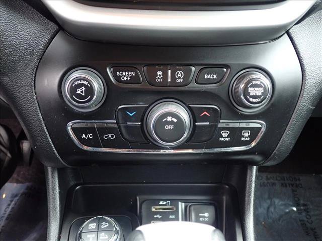 Used 2016 Jeep Cherokee Trailhawk AWD/4WD image 19