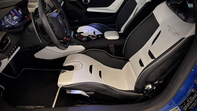 Used 2021 Lamborghini Huracan EVO RWD image 14