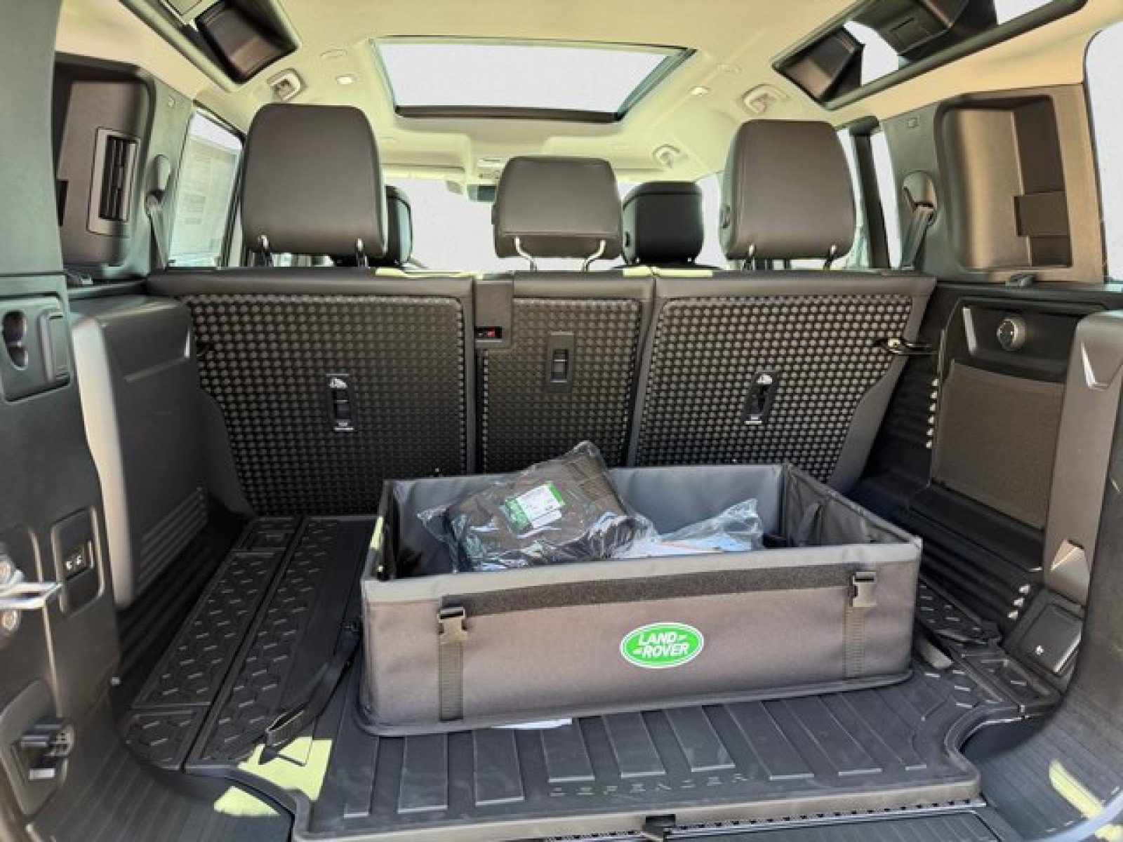 New 2026 Land Rover Defender 110 S AWD/4WD image 19