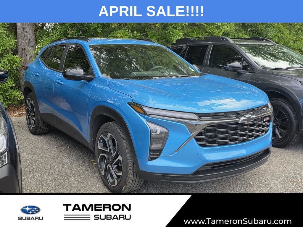 Used 2025 Chevrolet Trax RS w/ Sunroof Package image 1