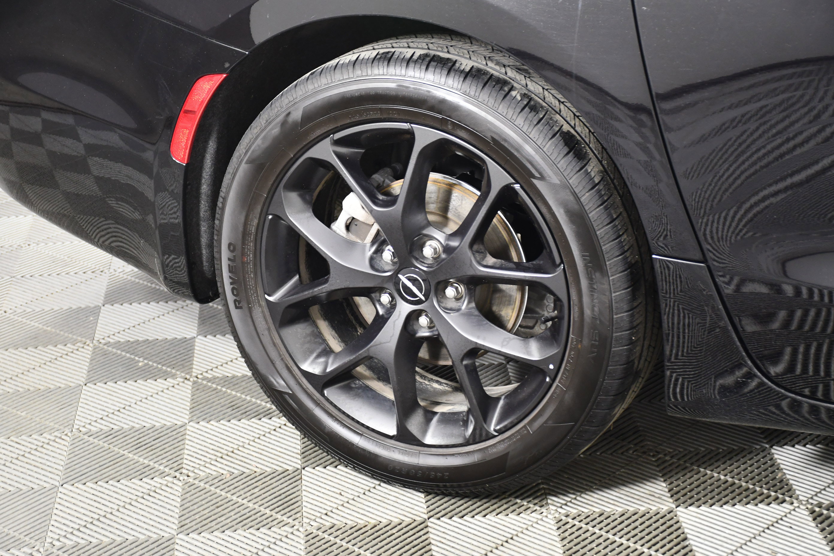 Used 2025 Chrysler Pacifica Limited image 54