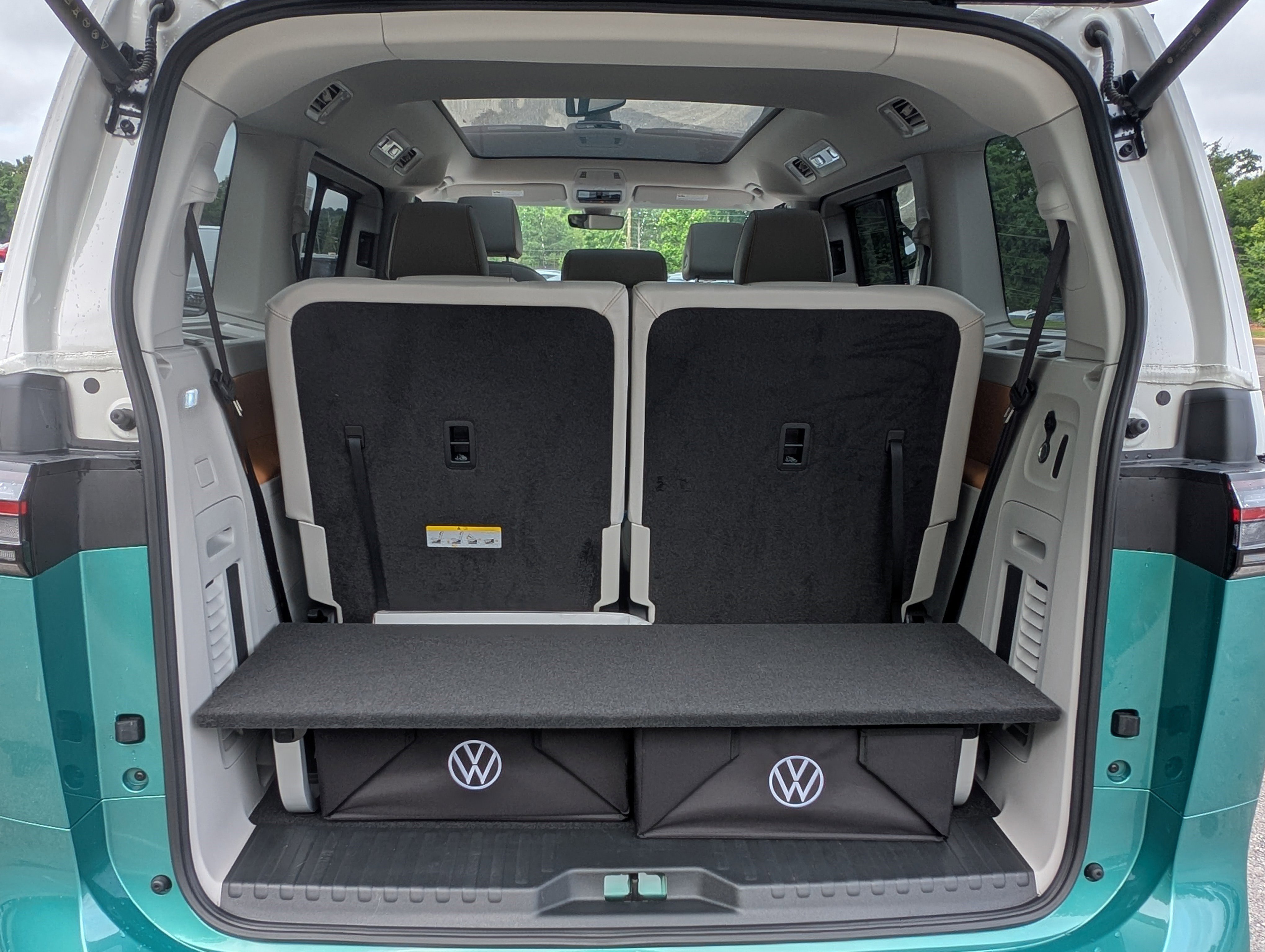 Used 2025 Volkswagen ID. Buzz Pro S Plus RWD image 20