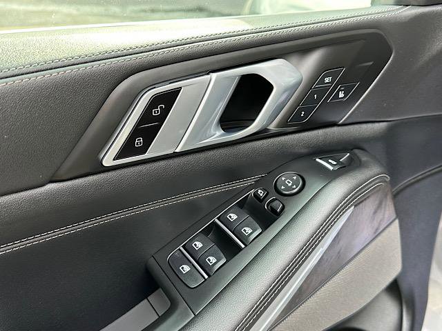 Certified 2024 BMW X5 xDrive40i w/ Premium Package image 17