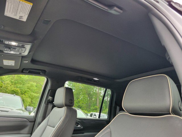 Used 2023 GMC Yukon XL SLT w/ SLT Premium Package RWD image 22